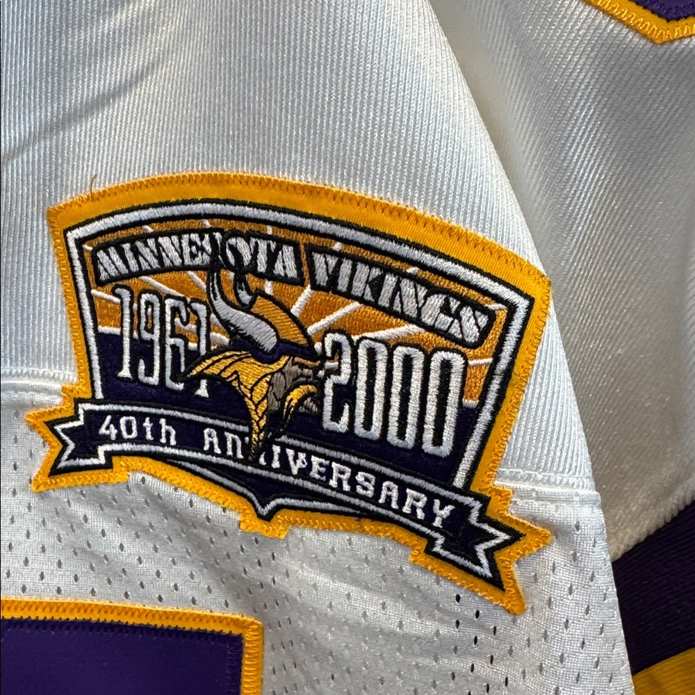 Mitchell & Ness Authentic Minnesota Vikings Randy Moss Jersey - Picture 3 of 8